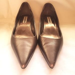 Bronze kitten heel pump